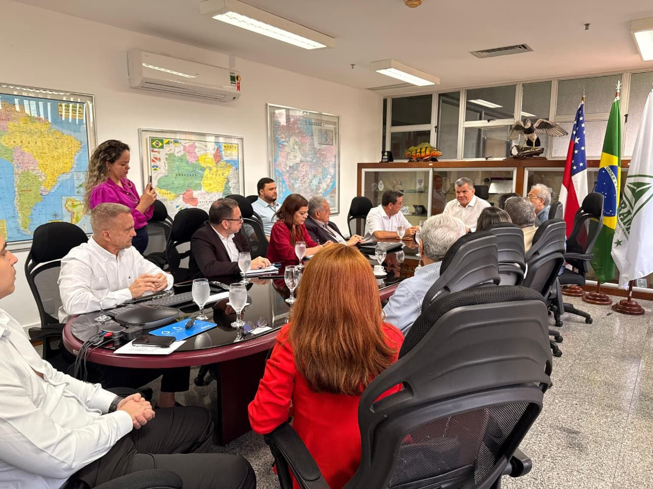 OCB/AM apresenta força do cooperativismo de crédito em reunião na SUFRAMA